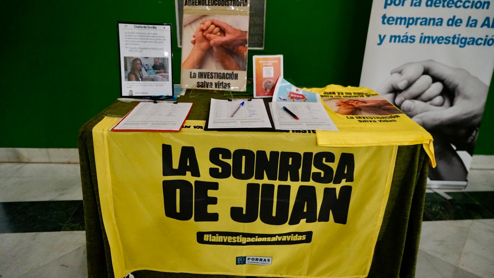 La Sonrisa de Juan impulsa una recogida de firmas por un cribado neonatal universal en la Hermandad de la Macarena