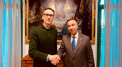 Sergio Cornejo realizará el proyecto de reconstrucción del diseño original del Manto de Malla de la Virgen de la Esperanza