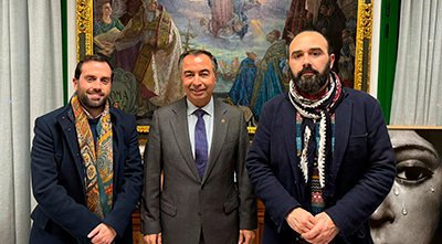 La Hermandad de la Macarena firma con CYRTA el plan anual de mantenimiento de su patrimonio textil