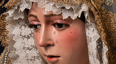Entrega de medallas y diplomas conmemorativos durante el Septenario a la Santísima Virgen de la Esperanza
