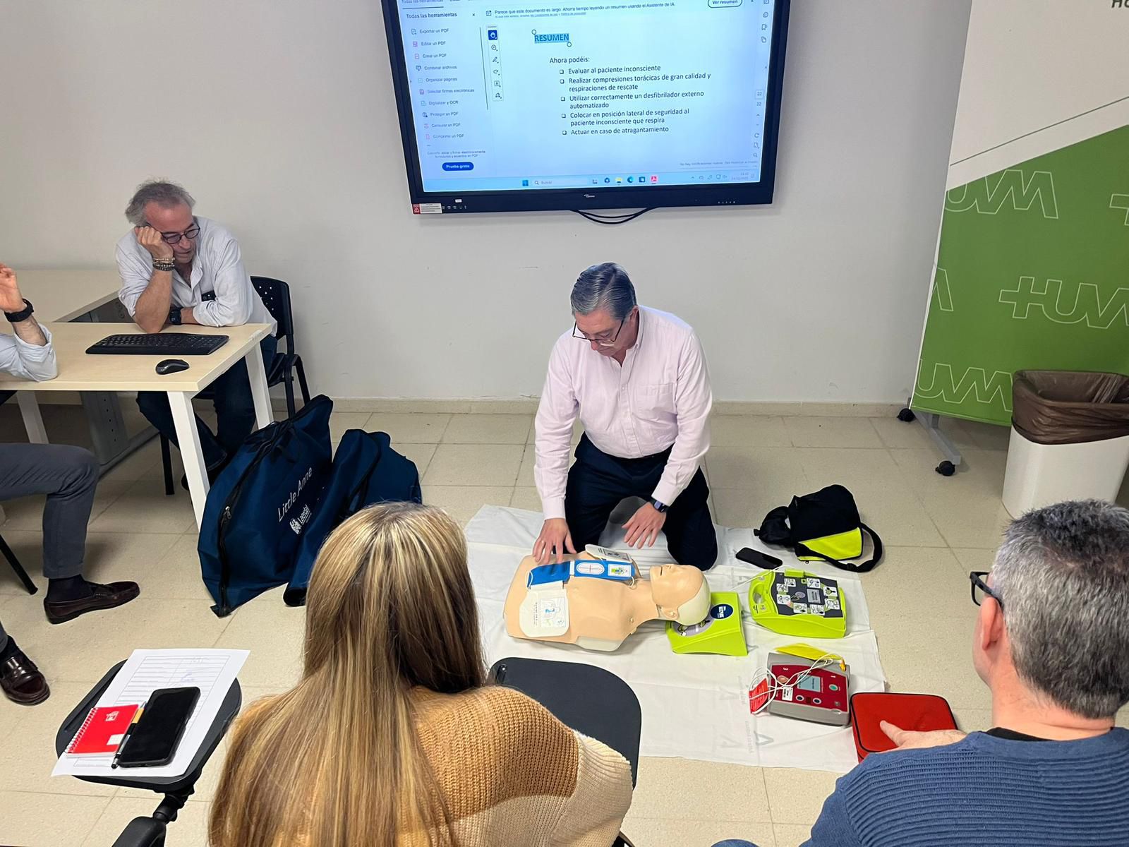 El Equipo Sanitario de la Hermandad de la Macarena obtiene la acreditación y actualización del curso de Formador de Formadores en Soporte Vital Básico (SVB) y Desfibrilador Externo Automatizado (DEA)