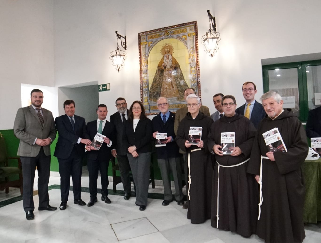 La Hermandad de la Macarena acoge la puesta de largo en Sevilla de la primera monografía sobre Fray Ricardo de Córdoba