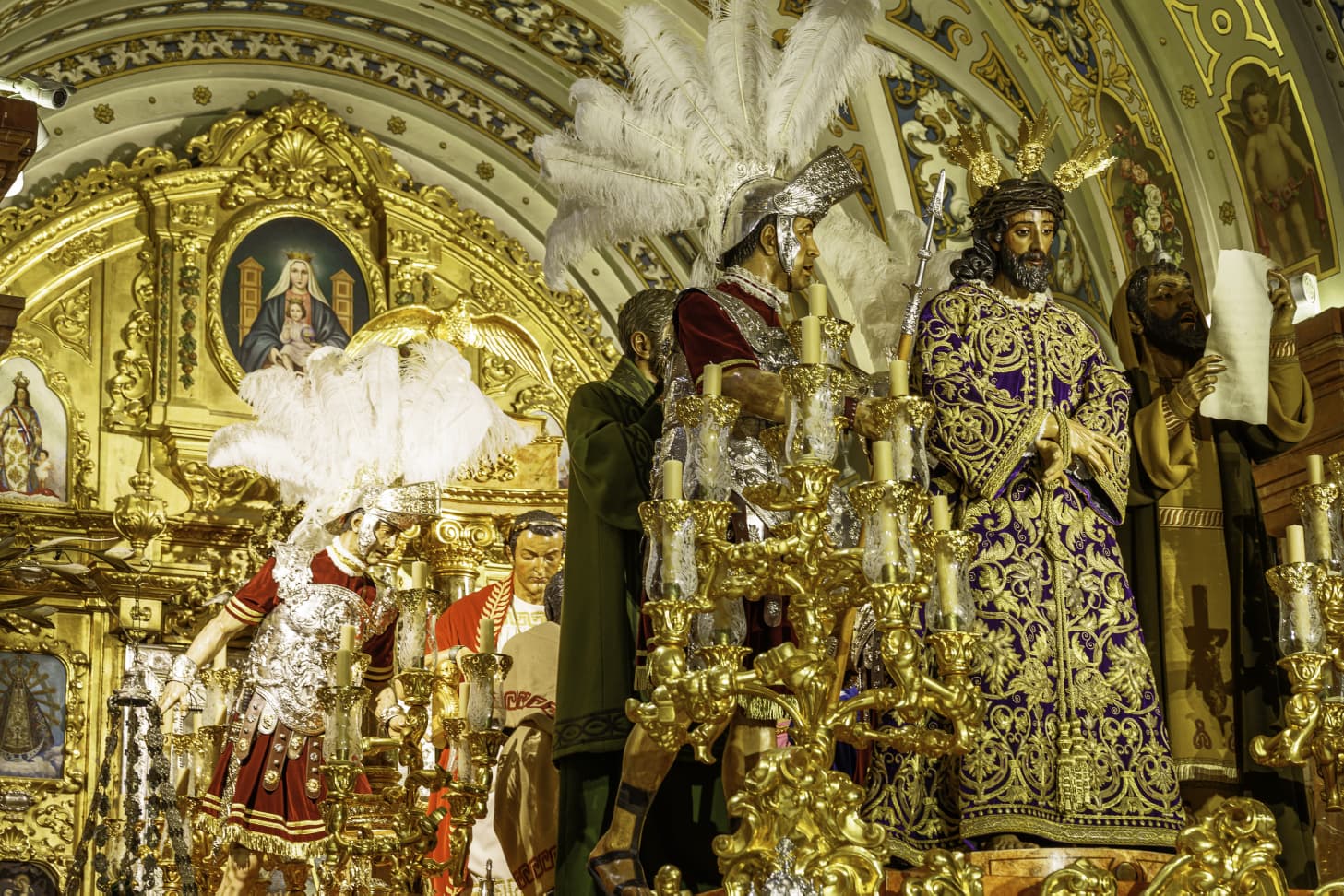 La Virgen de la Esperanza y el Señor de la Sentencia ya están en sus pasos procesionales