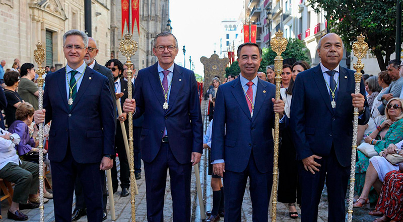 Representación de la Hermandad de la Macarena en el Corpus Christi de Sevilla 2026