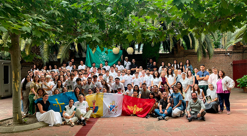 Los peregrinos de la Macarena viven un primer día lleno de fe en la llegada del Santo Padre a Madrid